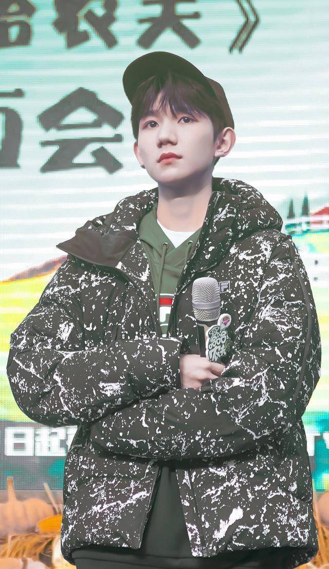 王源欧阳娜娜合照cp感十足!