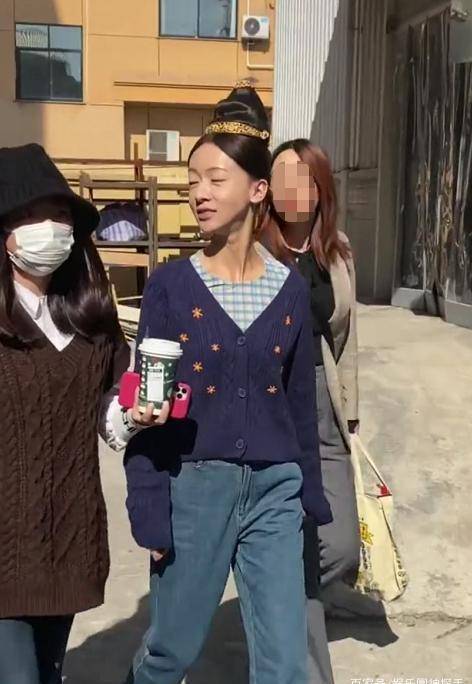 吴谨言暴瘦吓到路人?网友:像个吉娃娃!_身材_延禧_视频