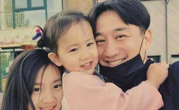 岁女儿和5岁女儿近照,网友:两姐妹颜值差距越来越大了_多多_孙莉_节目