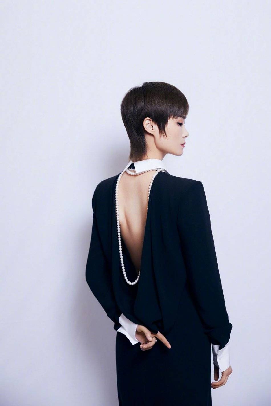 肖战王一博李现帅呆了_黑色_李宇春_李沁