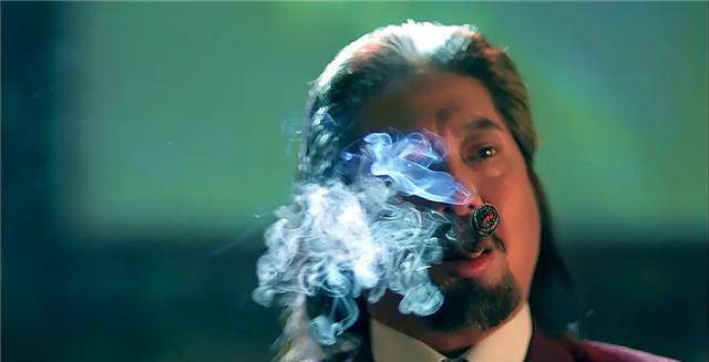 吴京的成功离不开洪金宝的帮助,两人最经典的电影还是《杀破狼》_动作