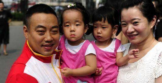 刘国梁女儿赢赢长大了,古灵精怪双商颇高,完美遗传老爸运动基因_中国