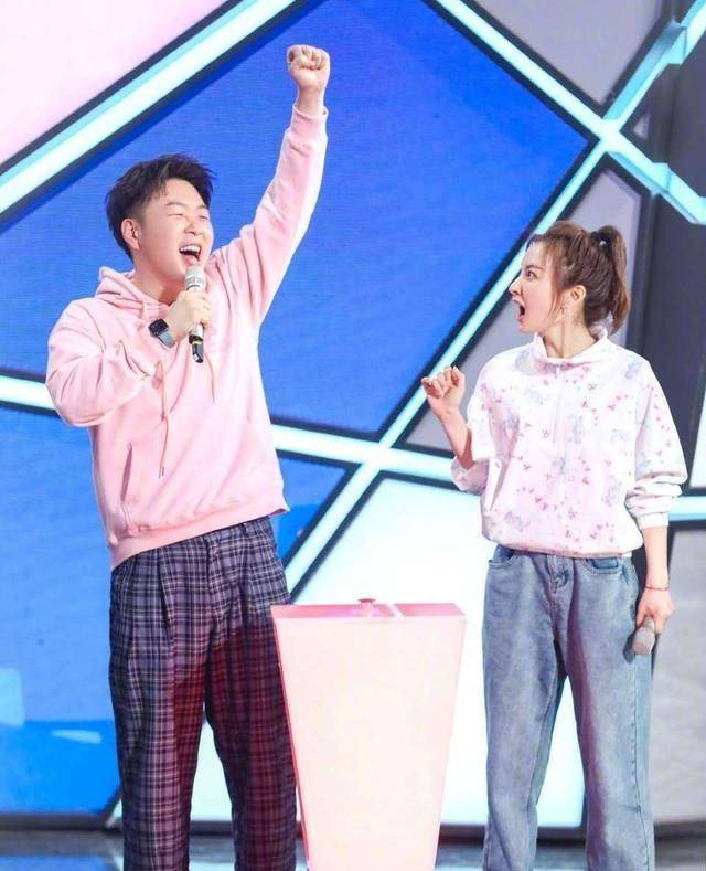 沈梦辰脸色难堪,吴昕一句话回应引争议_观众_姐姐_比赛