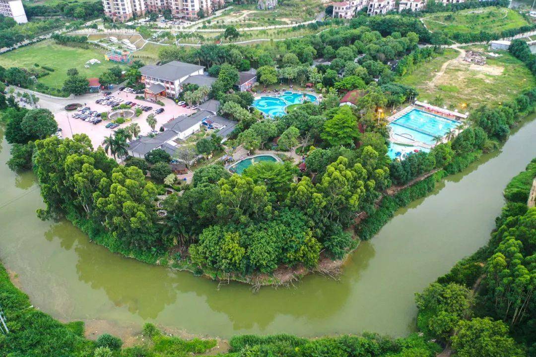 旅遊小貼士:地址:廣東省揭陽市普寧市雲羅鎮盤龍灣溫泉度假村交通:除