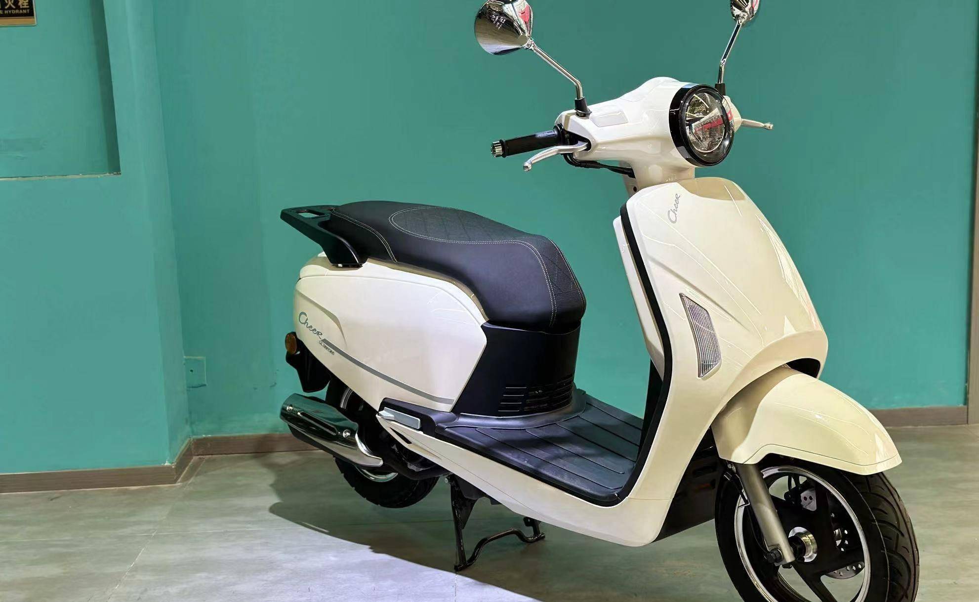 7980元起,2023款嘉陵 巧乐上市:激情与实用并存的踏板车之选