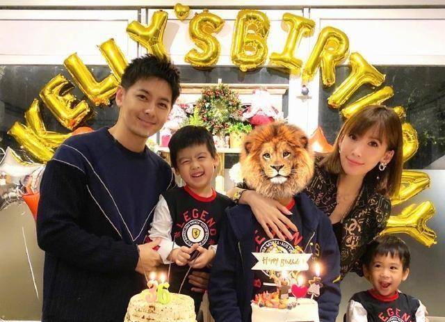 林志颖陈若仪带三个儿子过圣诞,kimi和双胞胎一起写信给圣诞老人_凯凯