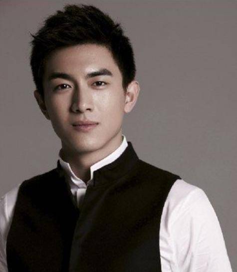 其实林更新刚出道的时候,也是一名以颜值吸粉的小鲜肉.但是因为林