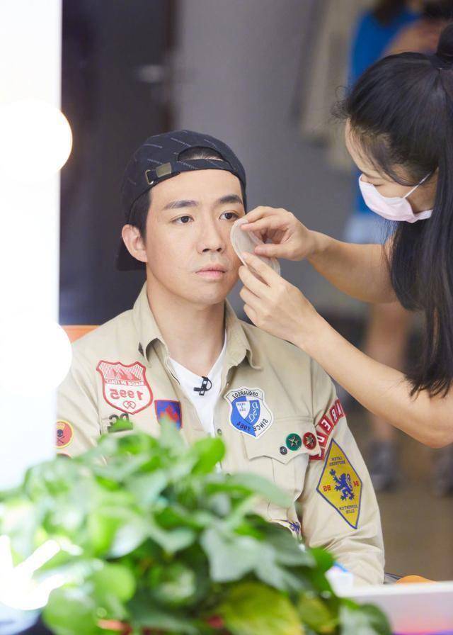 快乐男声化老年妆引人感伤,毁了容的俞灏明现在变这样_网友_样子_吉杰