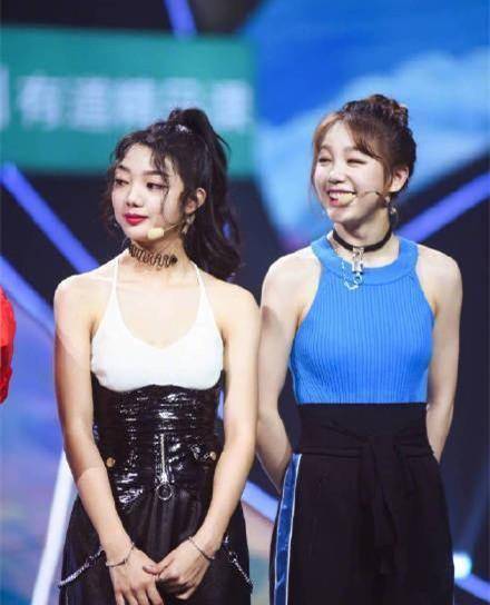 李紫婷编辑紫宁合照改为单人自拍?劲爆身材满足了颜狗的想象!