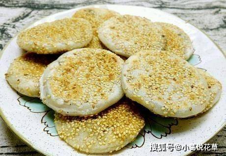 做烧饼太香了,加1个苹果,不用擀面,香甜软糯口感好_味道_面团_水果