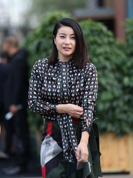 亲眼目睹了郭晶晶回到娘家,才明白霍启刚为何如此宠爱她,难怪富家女