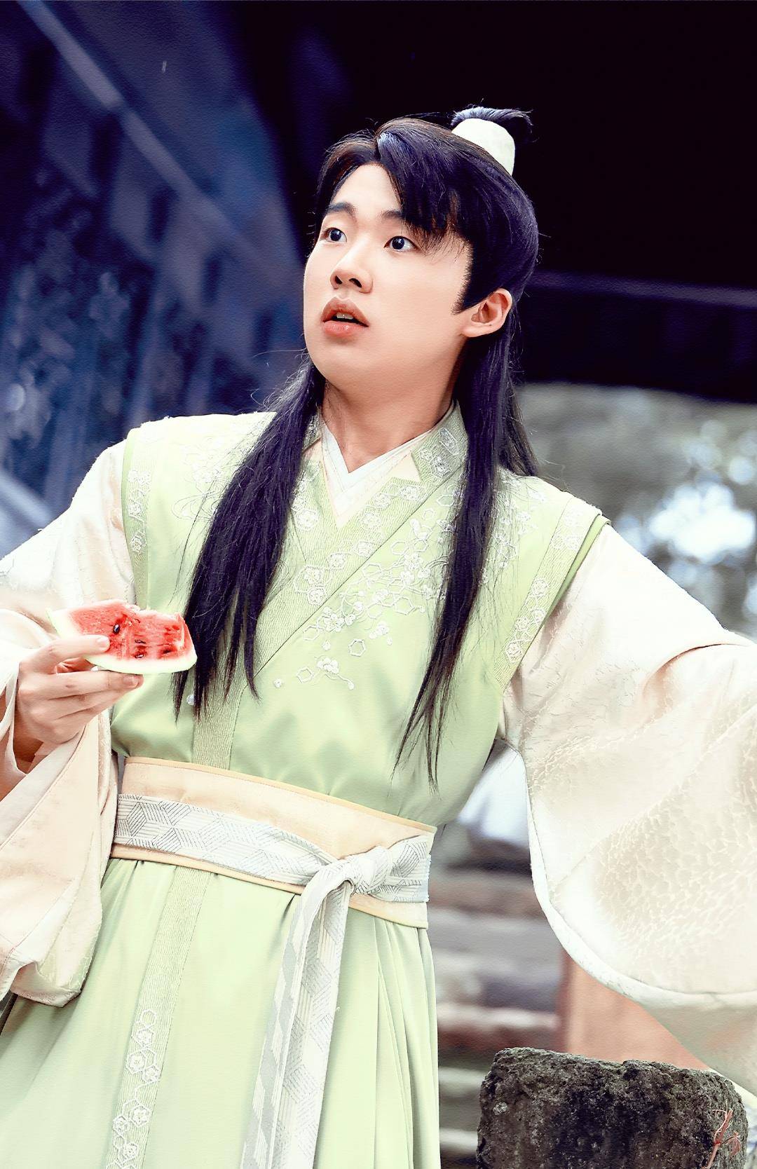 为郭麒麟牵线百亿票房导演,全力进军电影圈_相声_戏路_赘婿