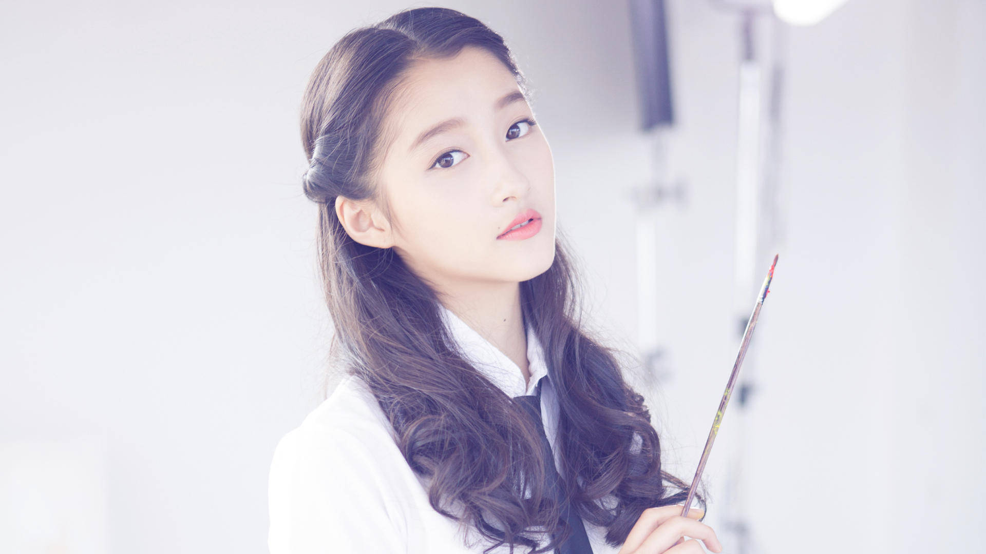 宋威龙一语道破,为何男星都不愿和关晓彤拍吻戏?