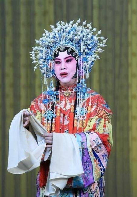 张克让张克让著名的京剧演员,工老生,宗马派,是京剧大师