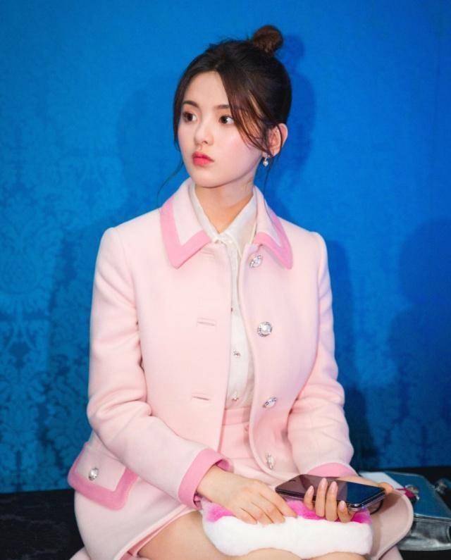 首期女明星人气榜,她当选第一名实在太奇怪?_超越_榜单_火箭少女