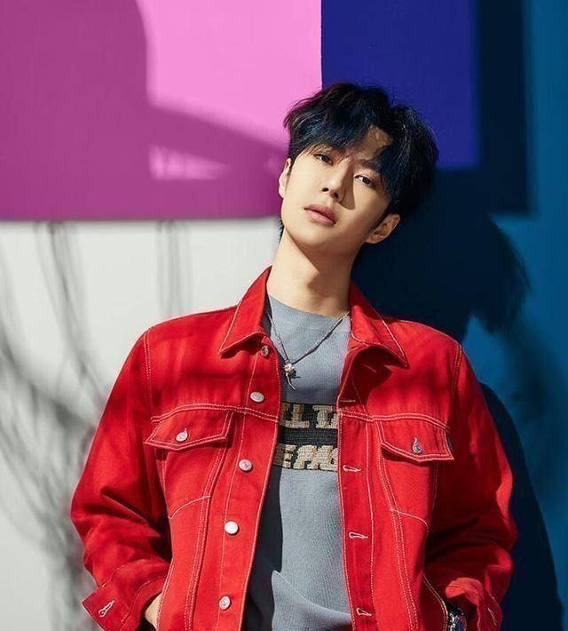 王一博与乐华续约,却被《天天向上》抛弃?谁会放弃顶流?