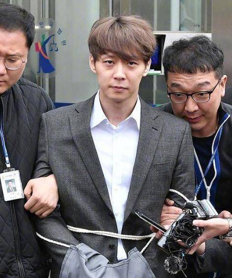 朴有天承认除与黄荷娜外曾单独吸毒,疑坐实主谋身份_警方_毒品_事实