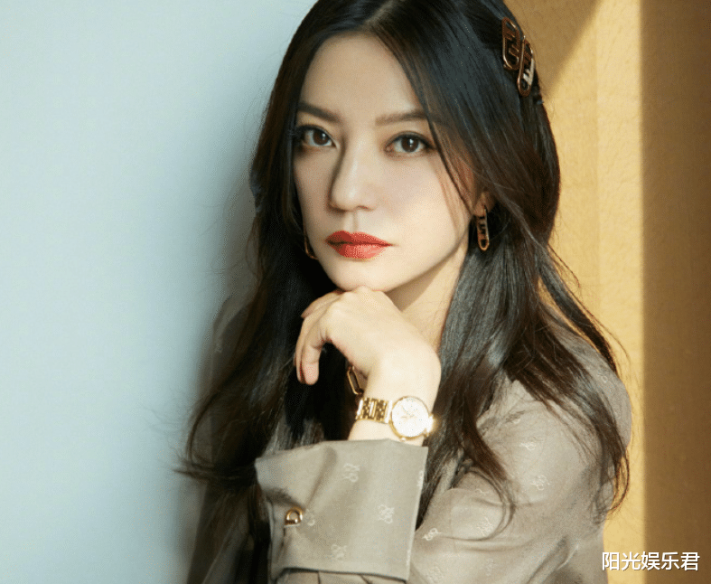 在被简介中被除名,各大视频平台搜索"赵薇"显示无法查看,她的超话也被