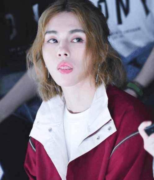 网友都想要为他公开出柜_周锐_男生_哥哥