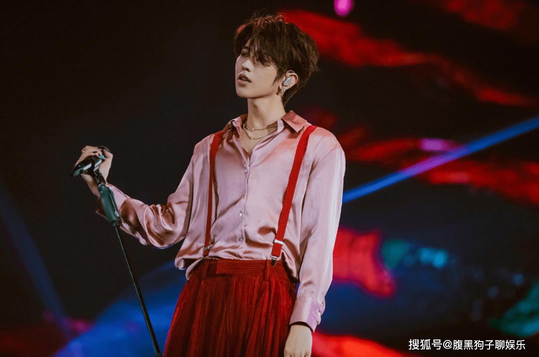 蔡徐坤好忙!先道歉承认又发文辟谣,网友:我们都是play的一环?