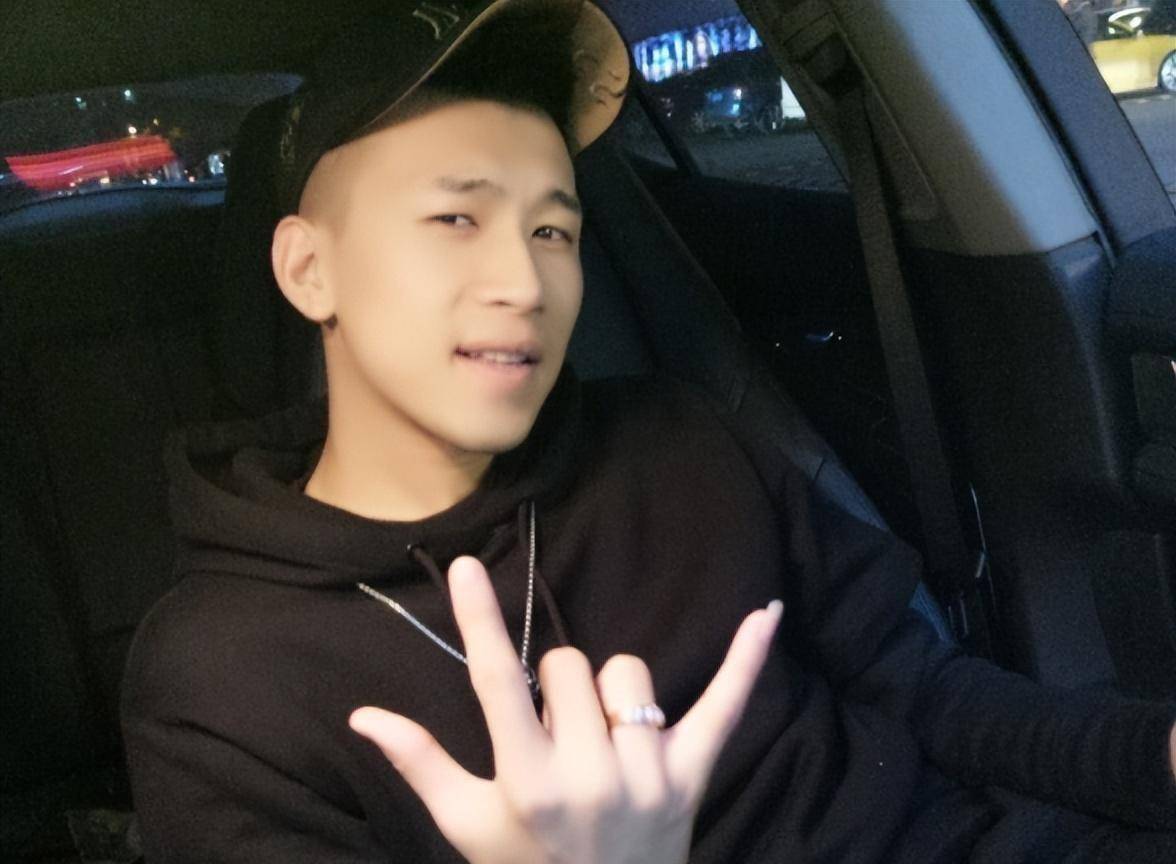 网红某某出面安抚三哥刘一手,劝他与天道和好,网友:你有面子!