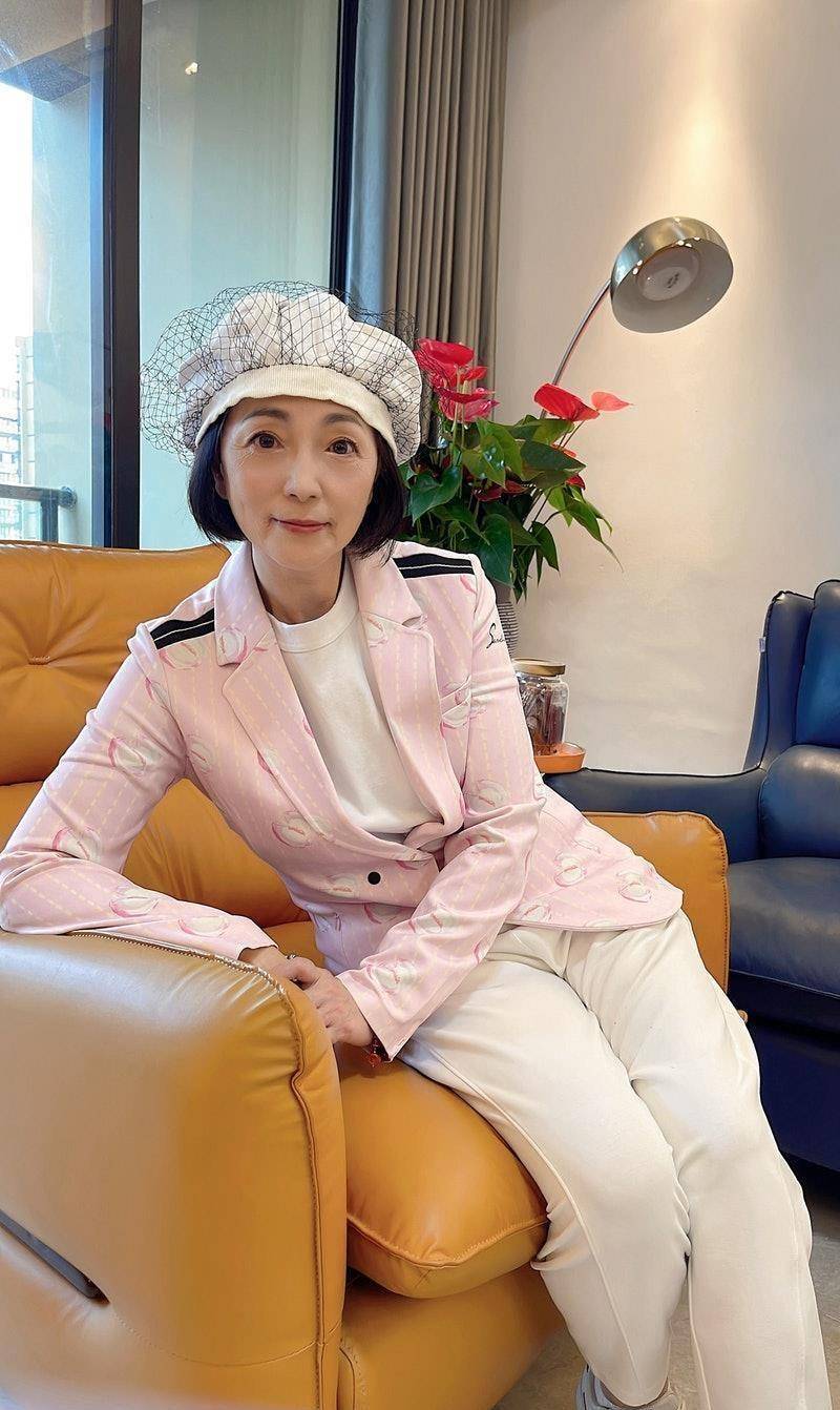 苑琼丹与亿万富豪老公分居,拒对方代理生意,在内地开上百家餐厅_投资