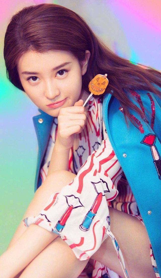 细腰美背大长腿,乔欣豹纹连衣短裙,性感超带范_设计_活动_身高