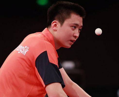 目前,许昕世界排名第1,而郑荣植世界排名第23位.