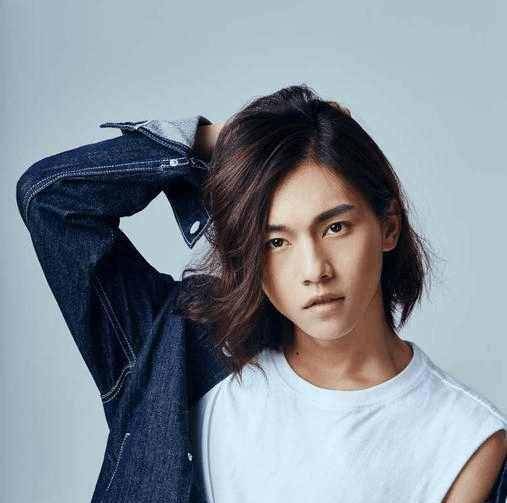 网友都想要为他公开出柜_周锐_男生_哥哥