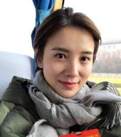 宋佳近期发型盘点_短发_刘海梳_造型