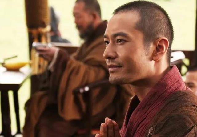 在《西游记》的开头,唐僧要前往西天取得真经,这是命运的安排(唐僧是