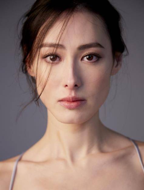 梁洛施怀4胎,李嘉诚送豪宅,长子或成接班人,她不入豪门太幸福_李泽楷