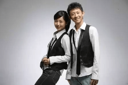 金星现场提问杨紫:与张一山是否恋爱?