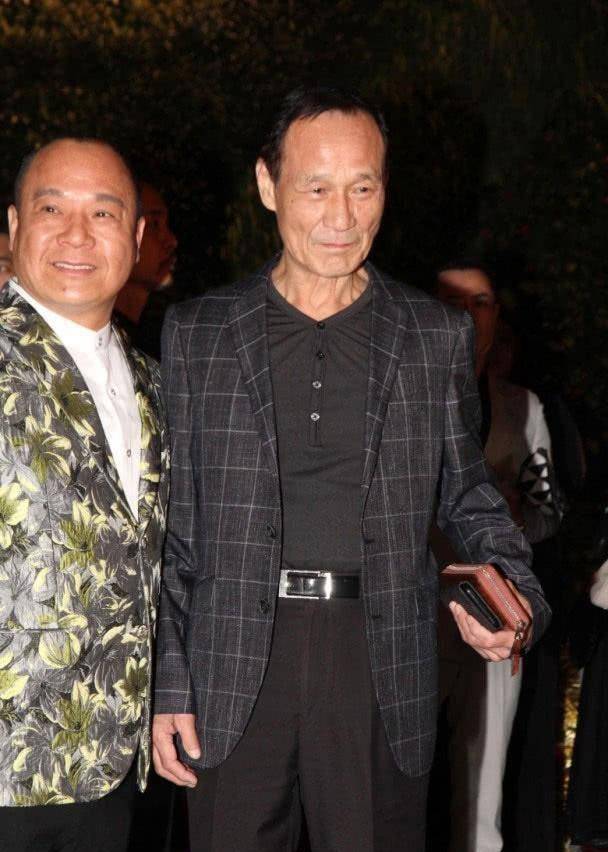 曾赞古天乐戏子有情,"大b哥"吴志雄近照,大腹便便花臂抢镜!