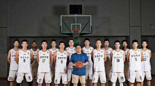 在郭凯万圣伟等大学生出身球员逐渐打出自己闪光点时,大学生球员集体