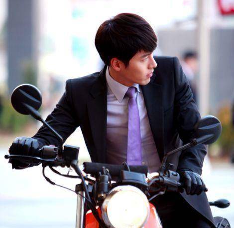 8年了,如今主演们依旧很红,最意外是这个男配角_李钟硕_玄彬_肖恩