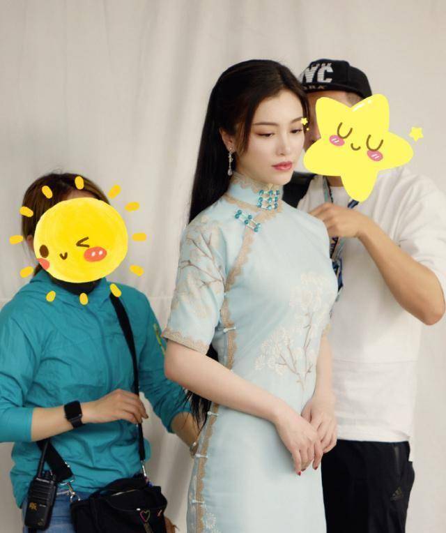 刘翔前妻葛天晒旗袍自拍,身材珠圆玉润,大嘴抢镜醒目_工作_女人