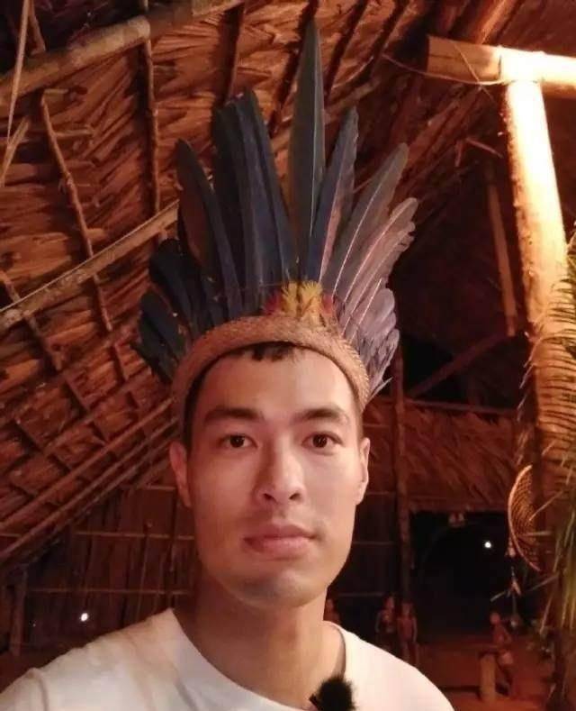 井柏然和陈柏霖一起自拍秒变路人,杨佑宁陈柏霖的自拍水平中间,隔了