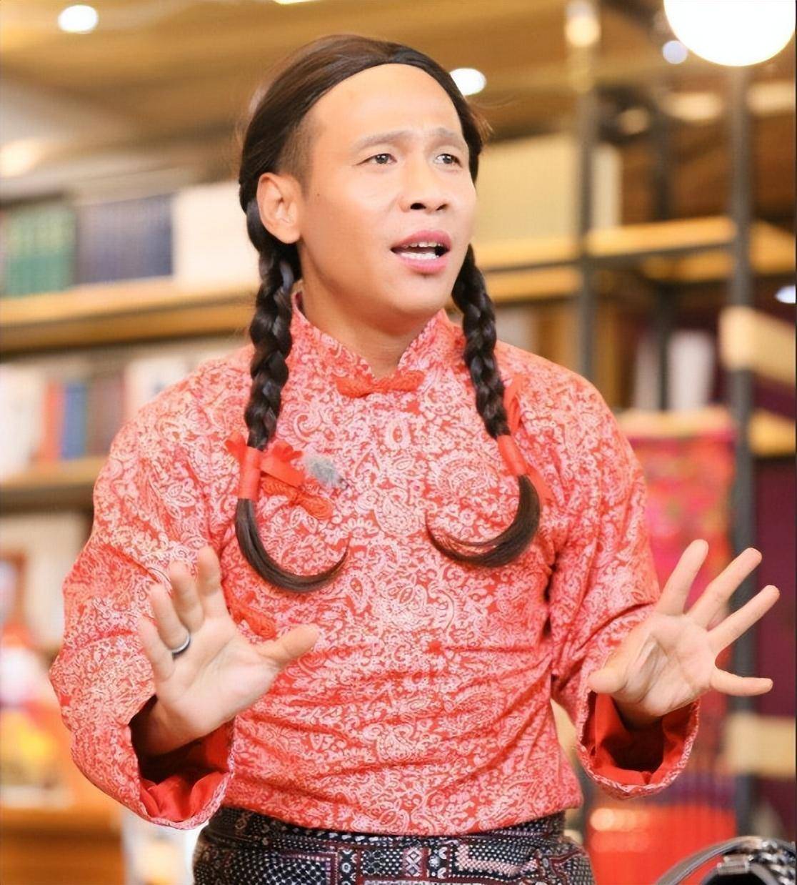 宋小宝7年前与妻子分手,另娶小8岁妻子,被曝多次流产不忠女粉丝?