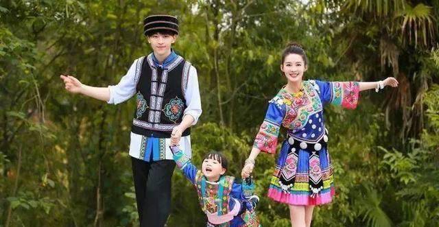 邓伦多次表白李沁?