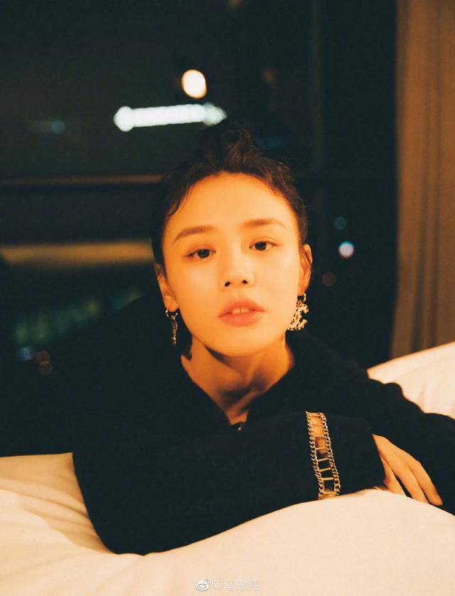 马思纯新恋情曝光,千万人劝分手:女明星也拥有"恋爱脑"?