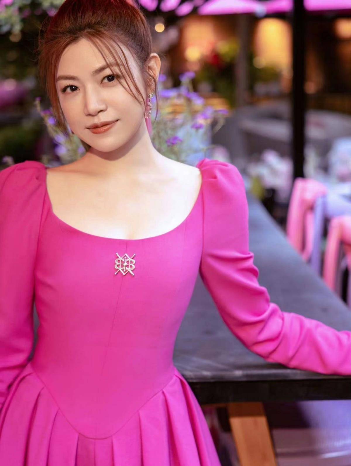 陈晓儿子出席陈妍希40岁生日!粉红太美了,儿子惹大祸了