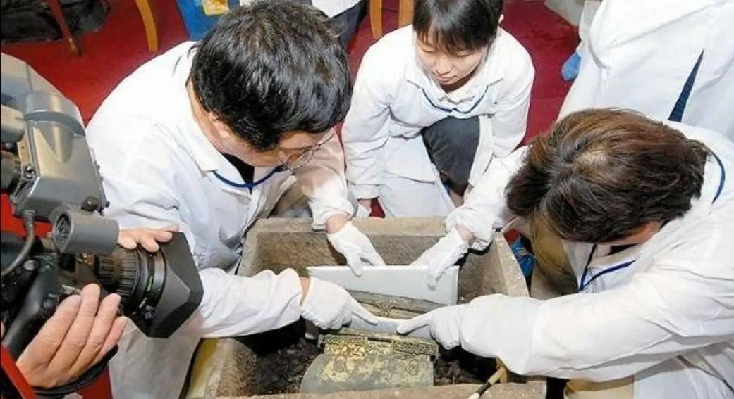 四神护佑,蝴蝶结捆扎,太山龙泉寺"四神棺"有何玄机?_朱雀_图案_时期