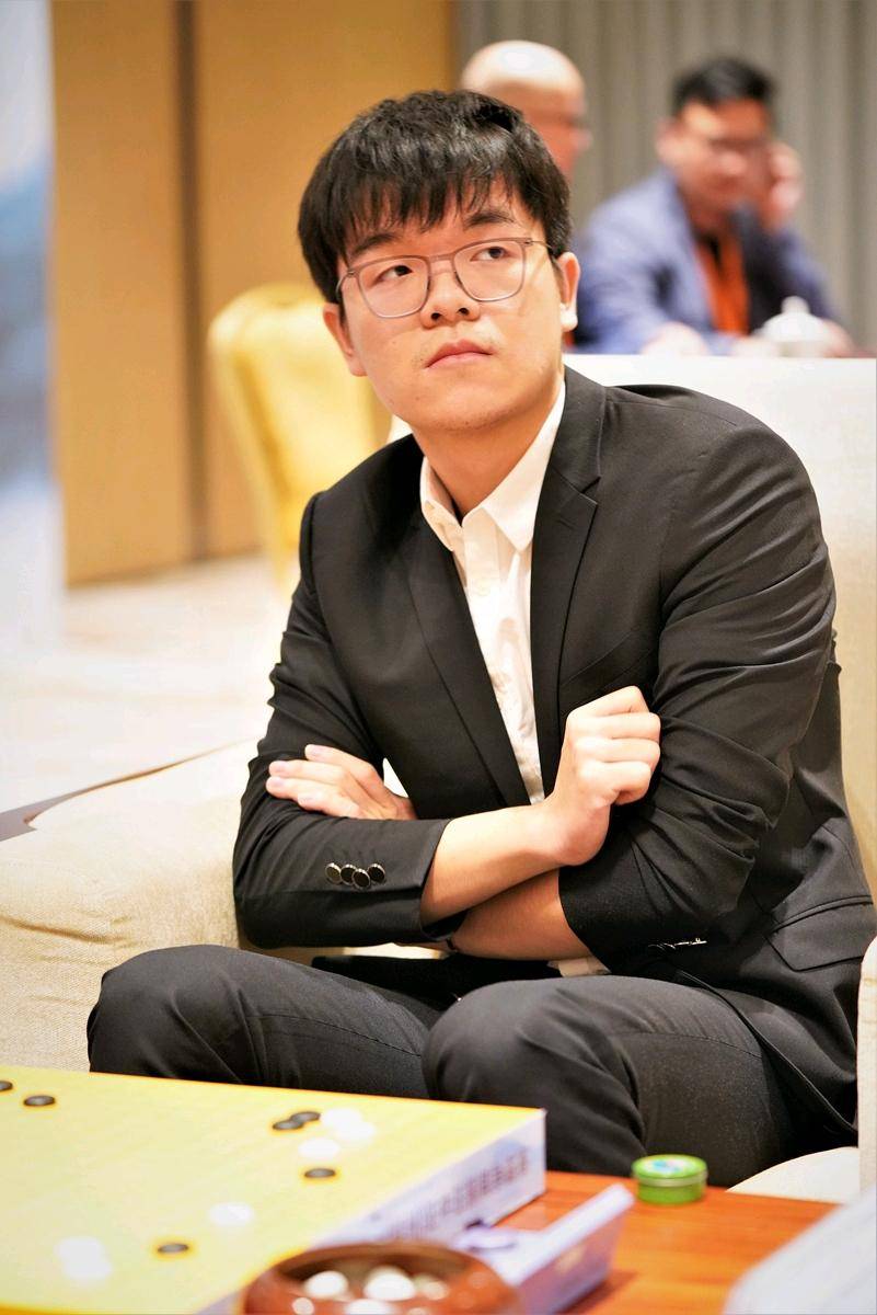 柯洁接受采访显摆天赋,这是一个巨大的坑,我40年后才明白_时候_评价