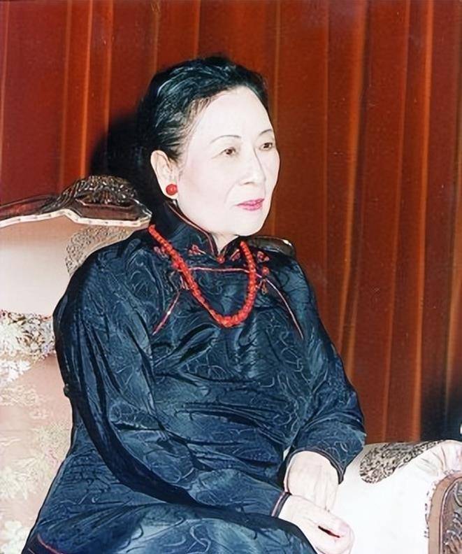 孔二小姐:死后被换女装,恢复女儿身,没有一位政要人物出席葬礼_宋美龄