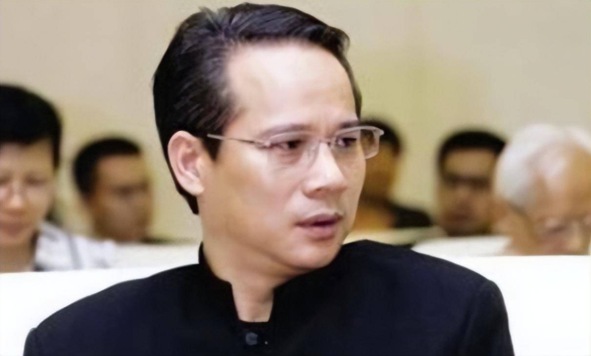 孙红雷与太子辉在那英酒吧发生冲突,那英表现得像个和