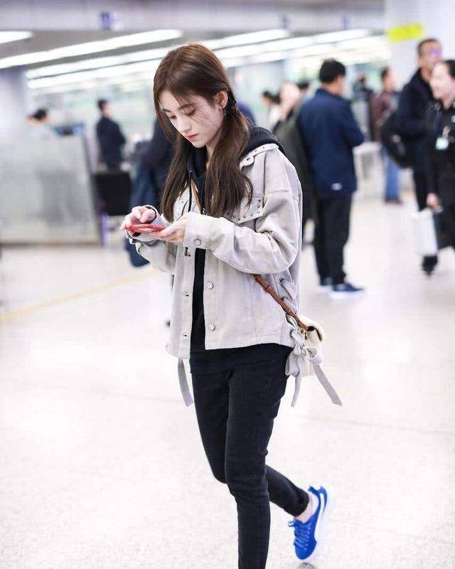 小个子备好1条"万能裤",学鞠婧祎这样穿,159穿成162_显得_外套_显高