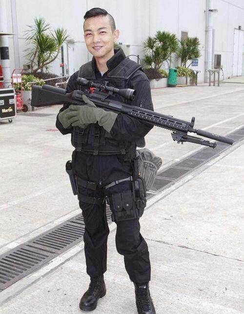 在《使徒行者》中扮演木虱哥,将不入流的阿飞演的是入木三分,第三源素