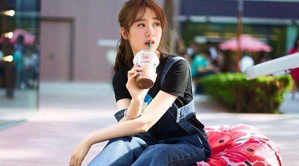 电视剧是袁冰妍和秦俊杰演的,秦俊杰的演技不用说,而袁冰妍也是特别