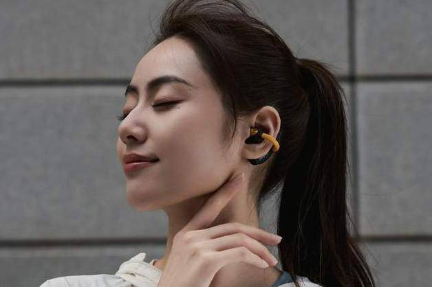 开放式耳机对耳朵伤害大吗？开放式耳机是什么意思？_手机搜狐网